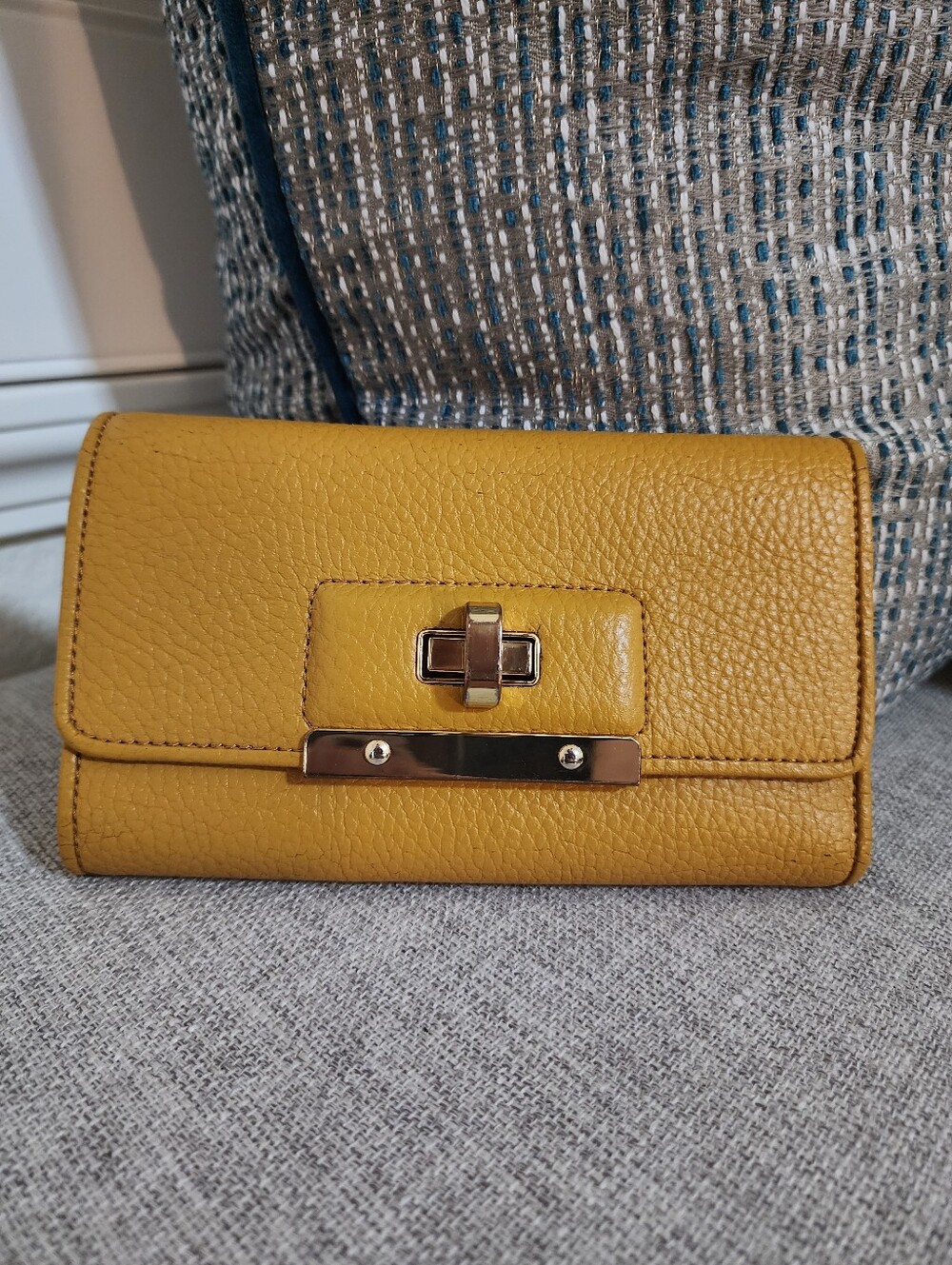 Banana Republic Yellow Leather Turn-Lock Crossbody Wallet-Genuine Leather